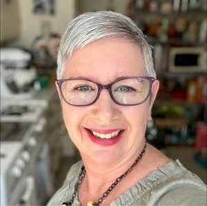 Meet your Posher, Christine